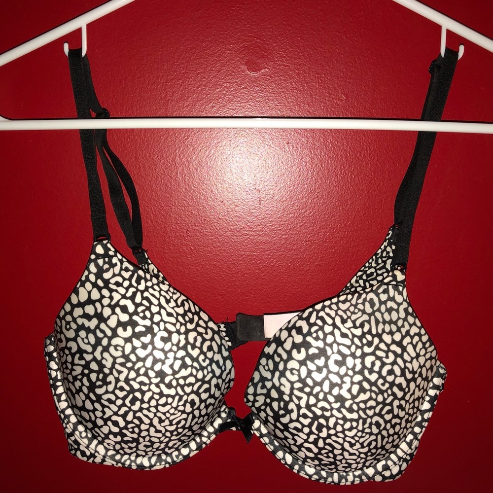 lightly worn victoria's secret push up bra